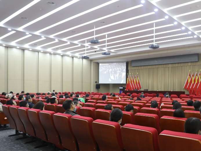 完美网页版总院师生收看2020年全国科学道德和学风建设宣讲教育报告会