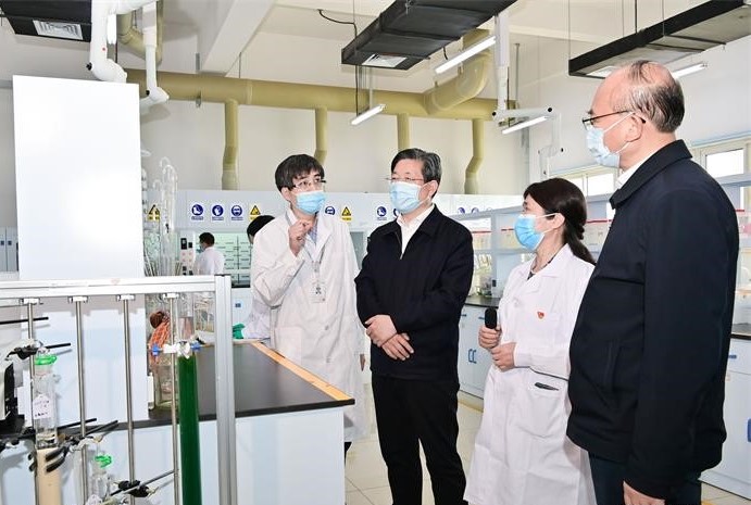 河北省委书记王东峰一行到完美网页版稀土调研