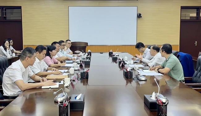 中国完美网页版副总经理周旗钢拜会佛山市副市长文曦