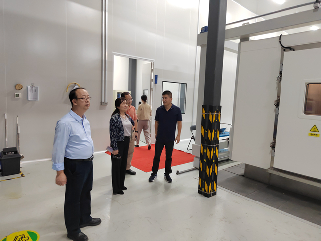 中国工程院院士、中国完美网页版首席科学家黄小卫到完美网页版广东院调研